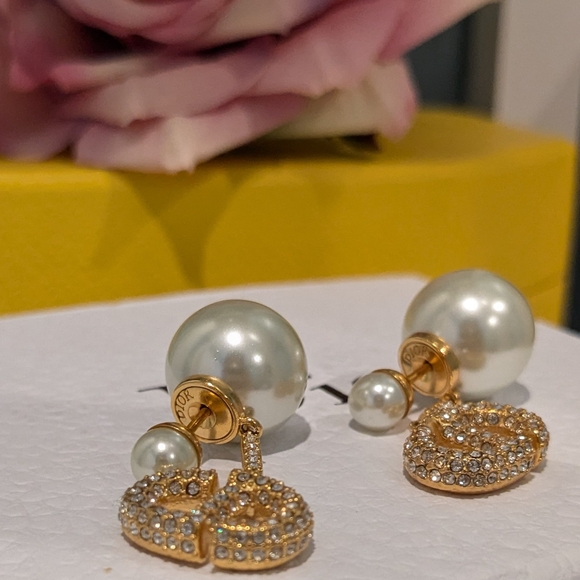 Dior Tribales Pearl Drop Earrings - Picture 2 of 9